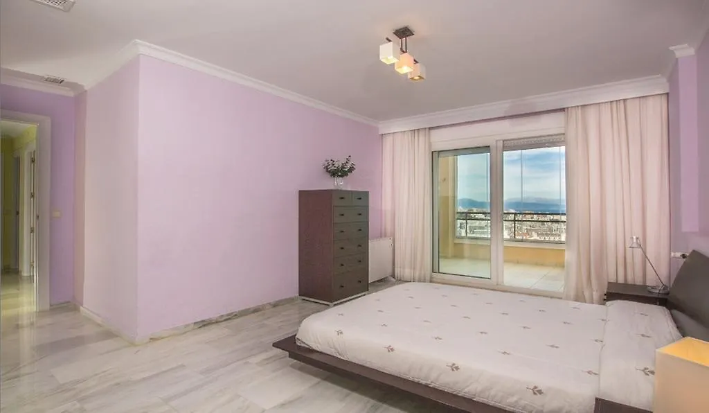 فندق بينالماذينافي  El Coloso Super Penthouse Seaview شقة